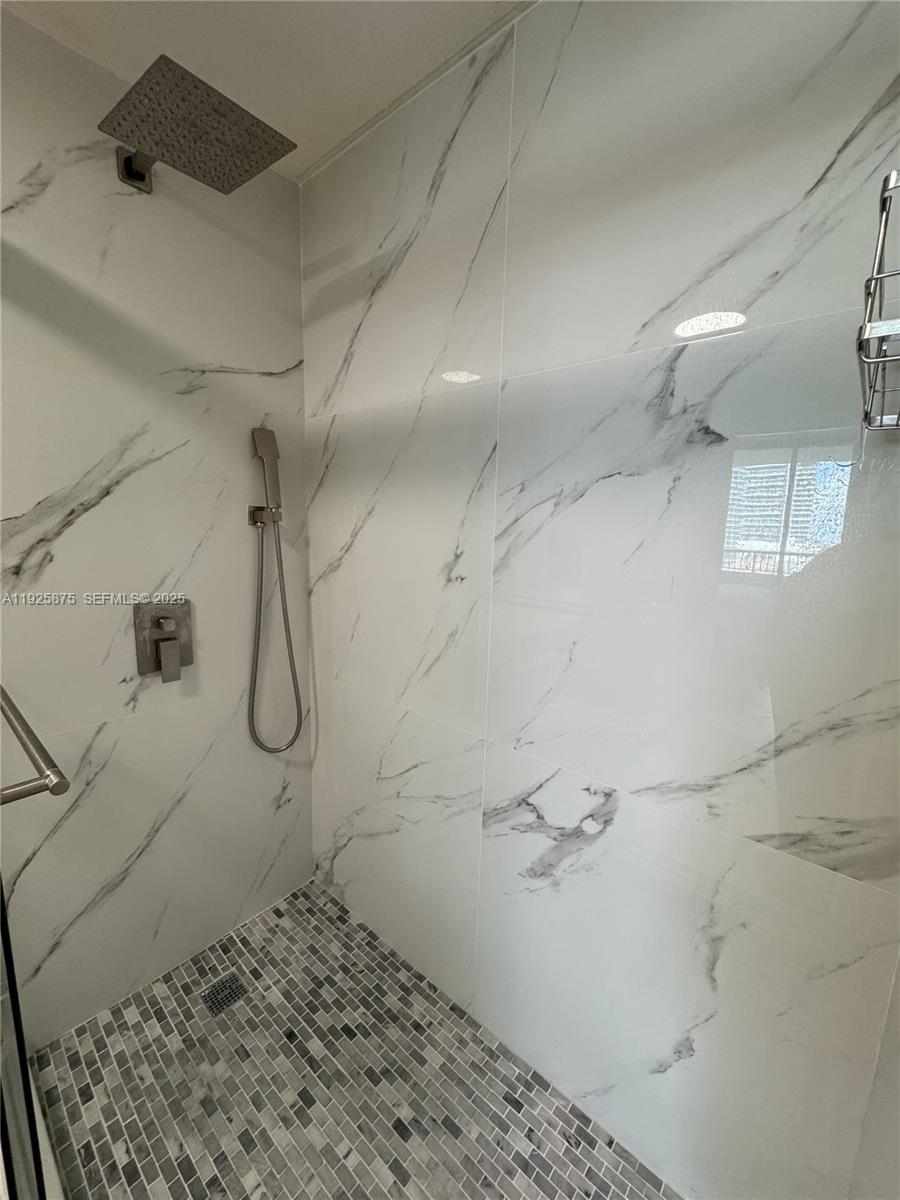 170 SE 14th St #1906, Miami FL 33131