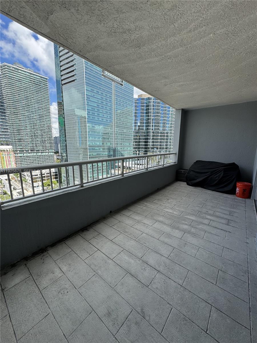 170 SE 14th St #1906, Miami FL 33131