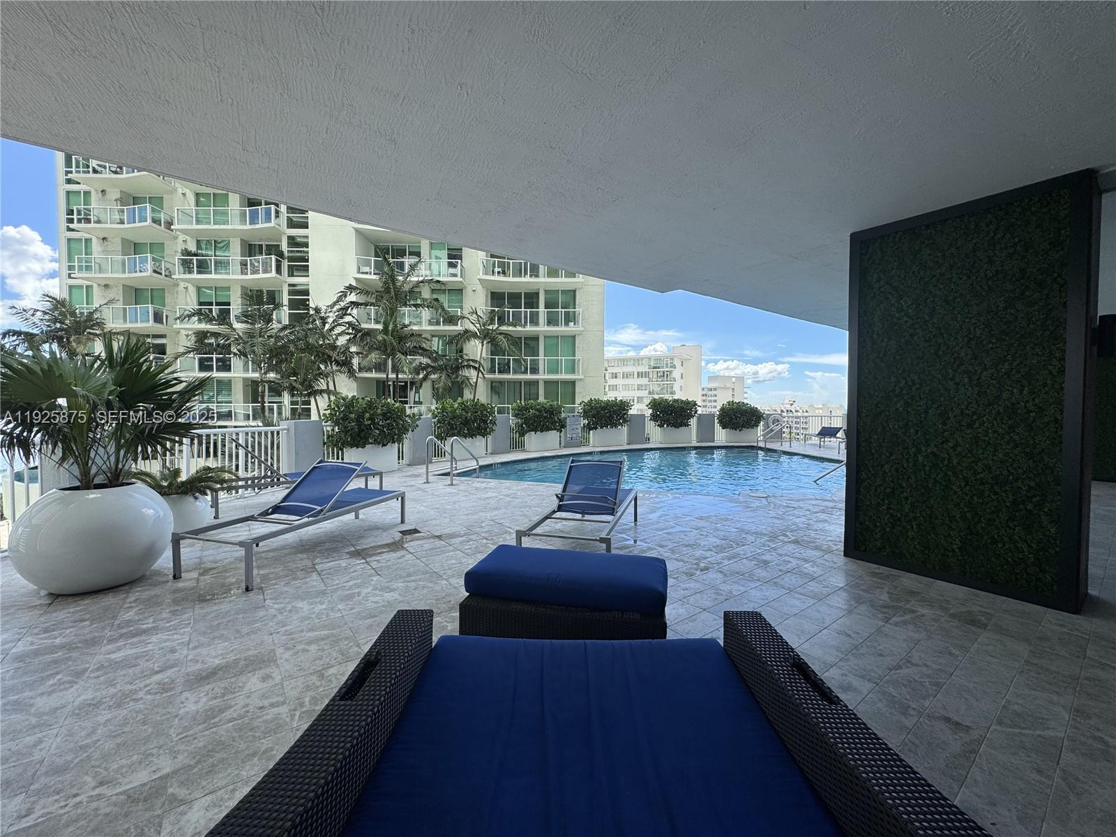 170 SE 14th St #1906, Miami FL 33131