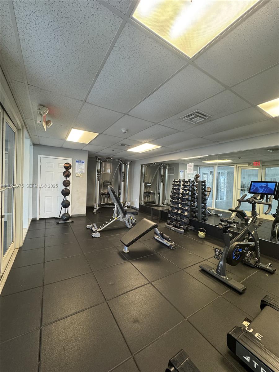 170 SE 14th St #1906, Miami FL 33131