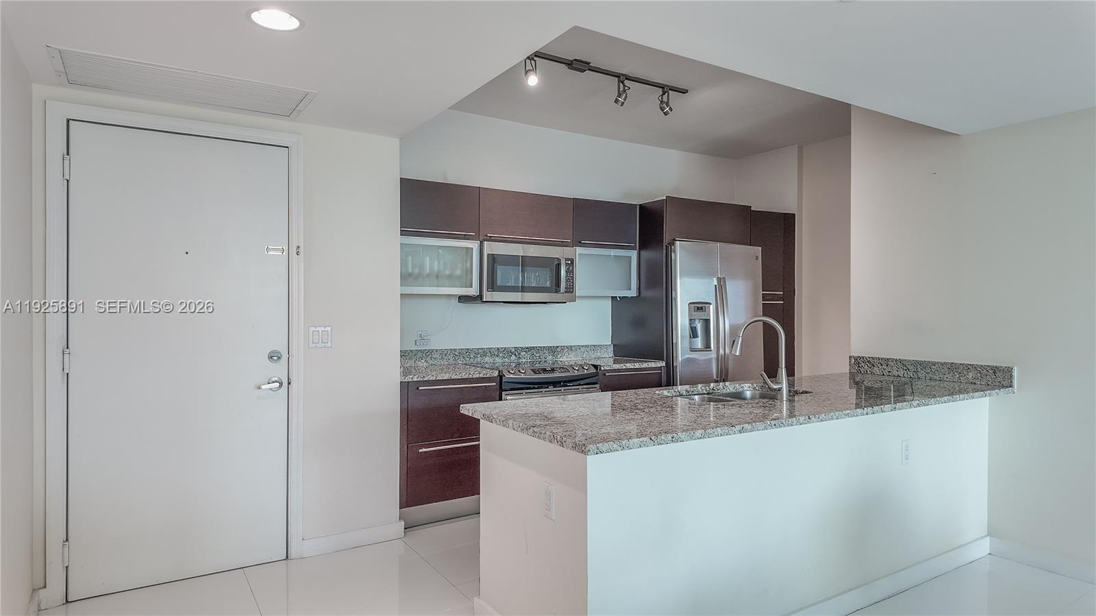 951 Brickell Ave #1206, Miami FL 33131
