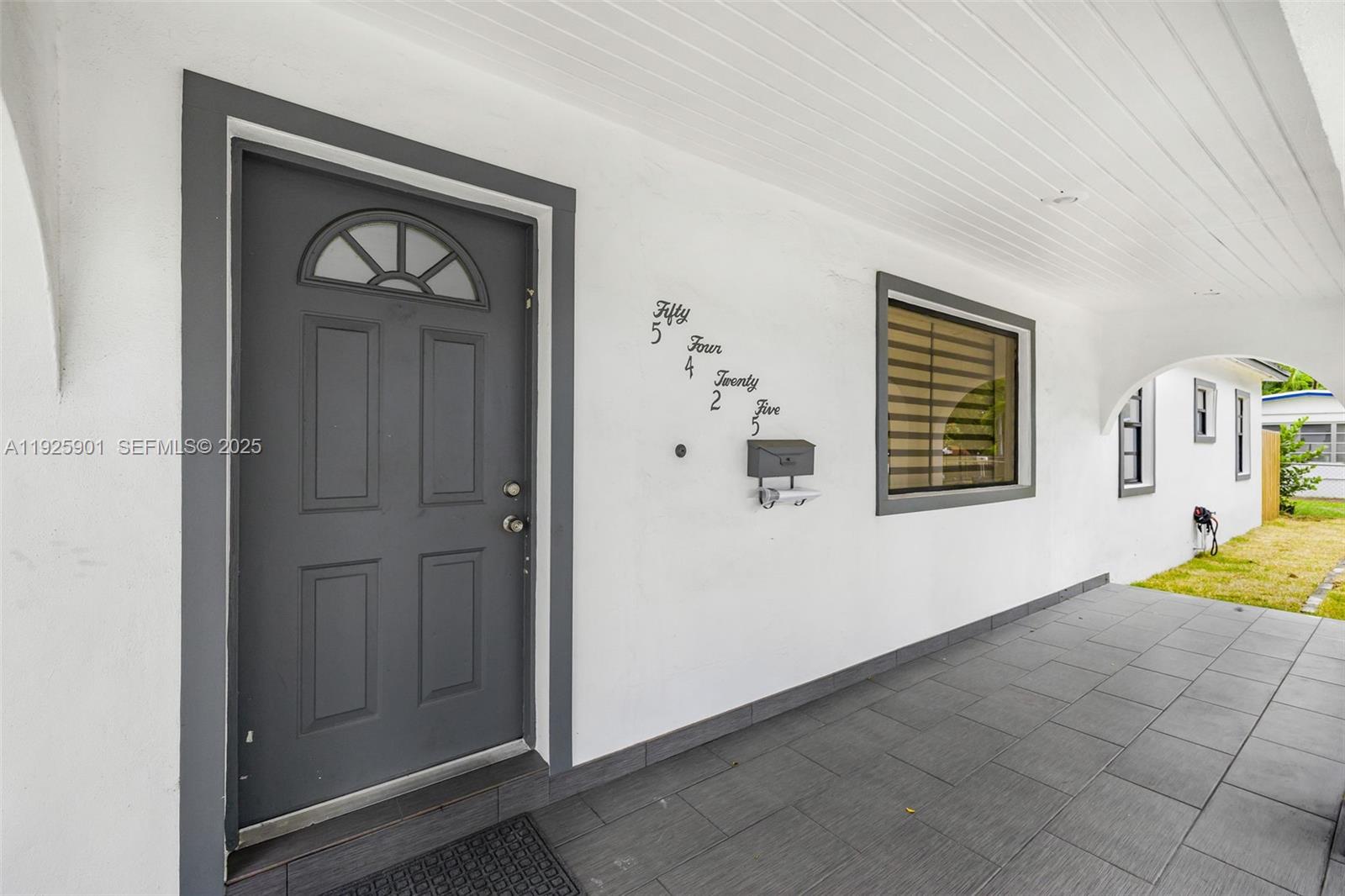 5425 SW 112th Ave, Miami FL 33165