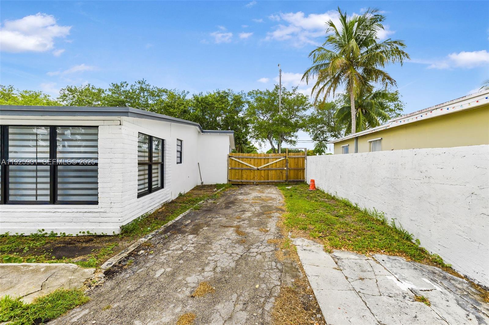 5425 SW 112th Ave, Miami FL 33165