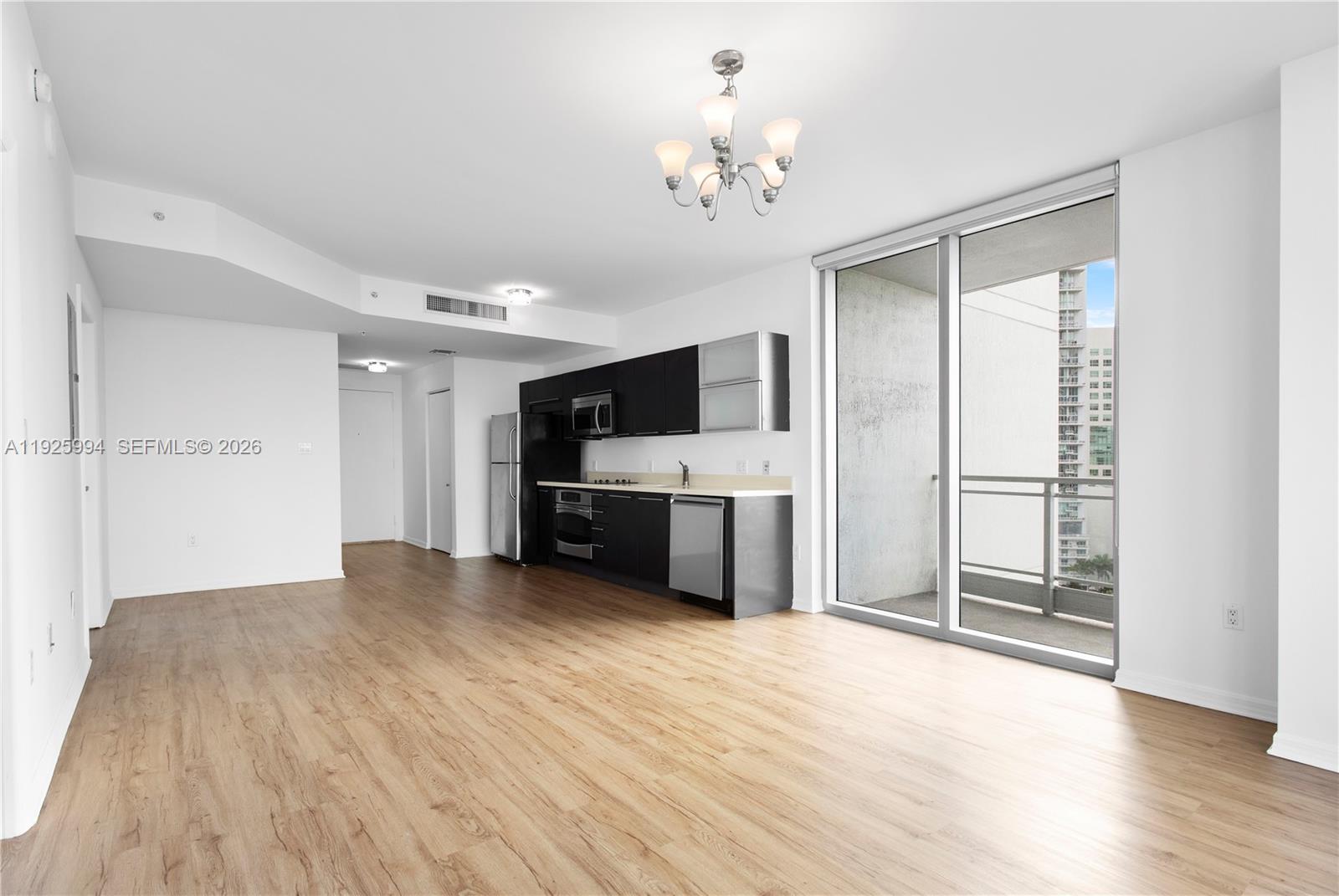 90 SW 3rd St #1512, Miami FL 33130