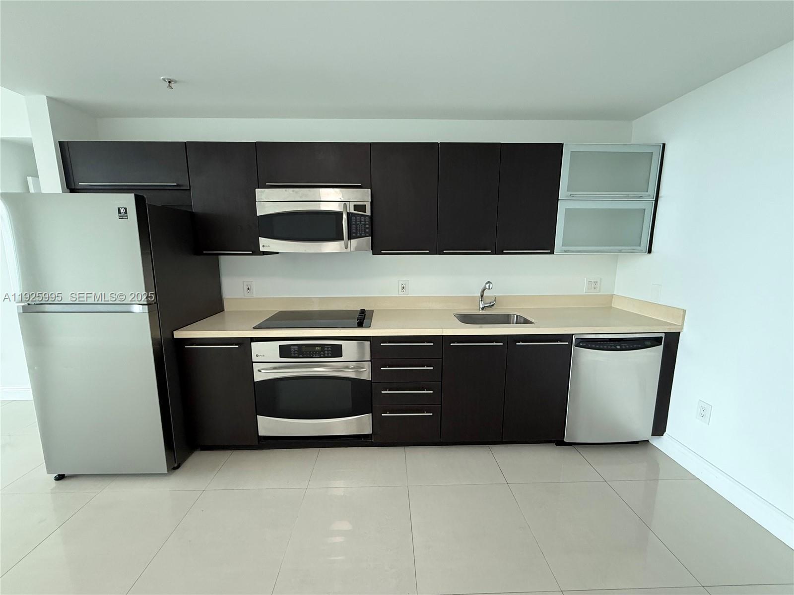 90 SW 3rd St #1809, Miami FL 33130