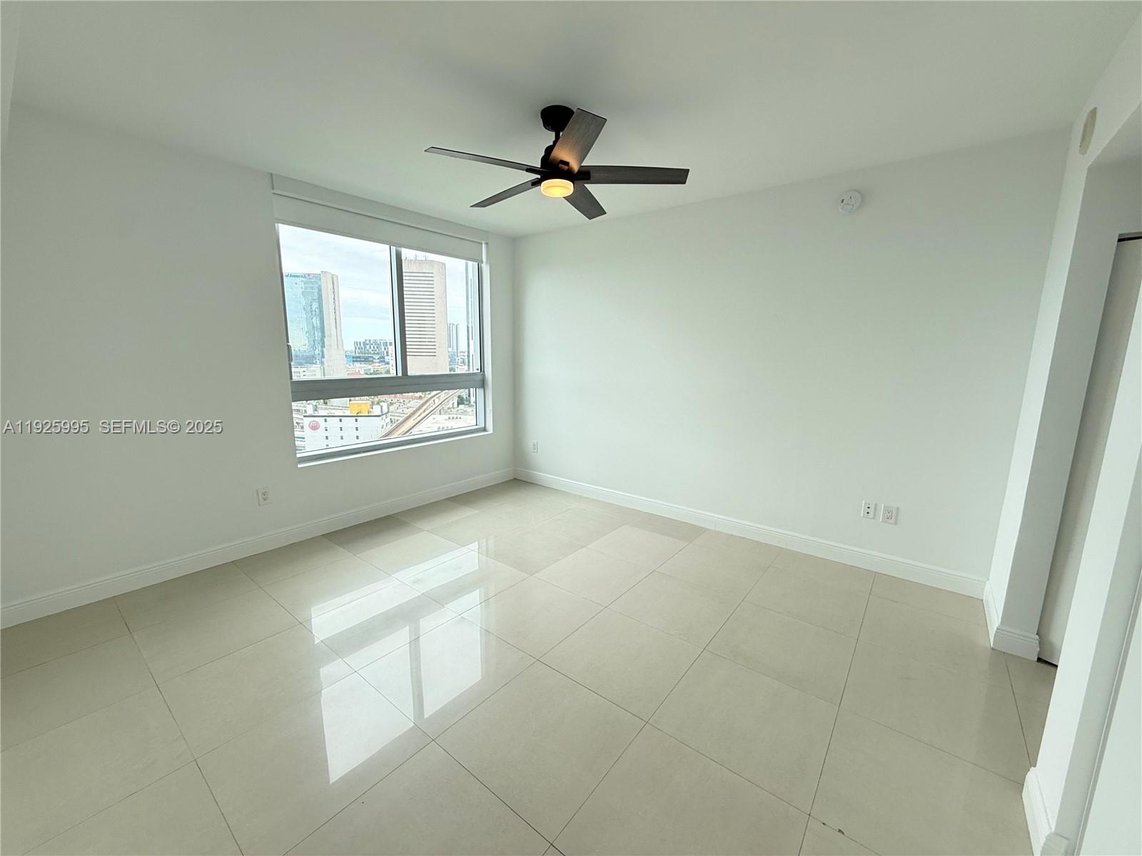 90 SW 3rd St #1809, Miami FL 33130