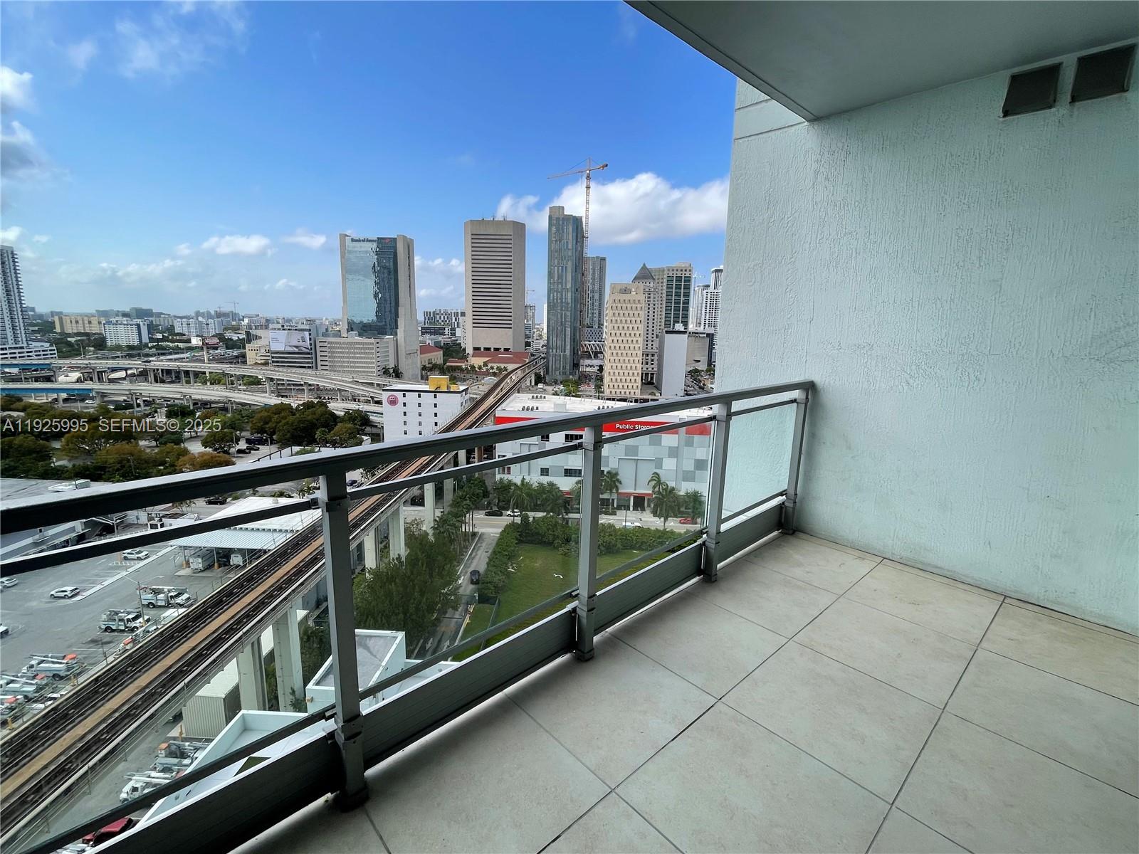 90 SW 3rd St #1809, Miami FL 33130