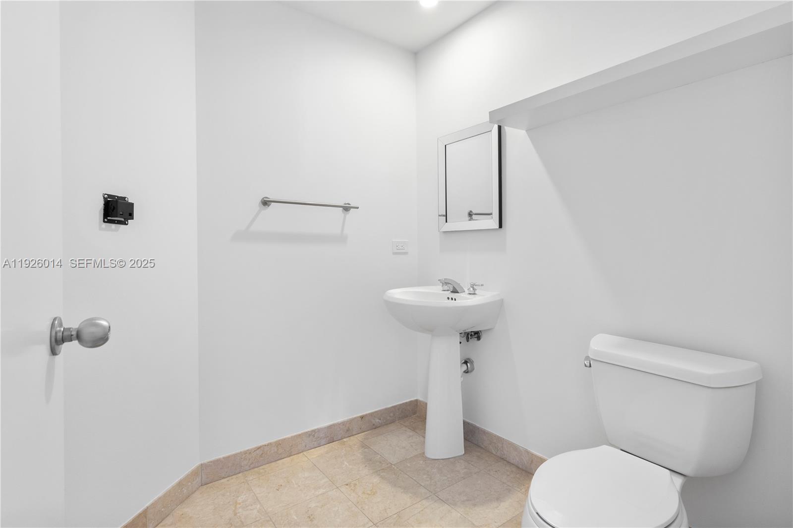 801 Brickell Key Blvd #2607, Miami FL 33131