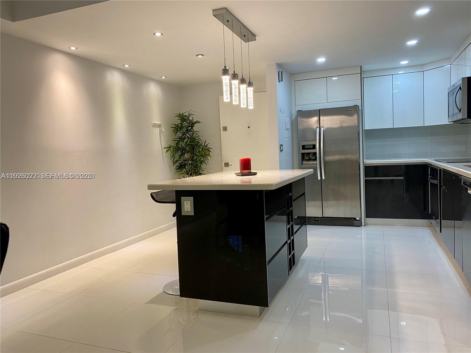 3731 N Country Club Dr #623, Aventura FL 33180