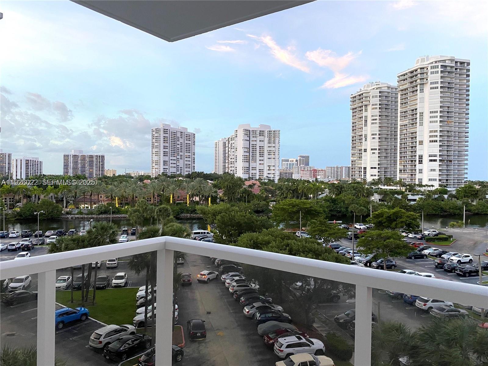 3731 N Country Club Dr #623, Aventura FL 33180