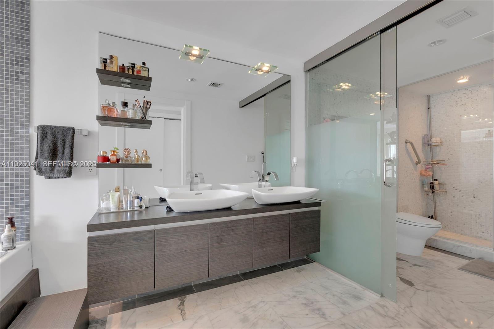 200 Biscayne Boulevard Way #3108, Miami FL 33131