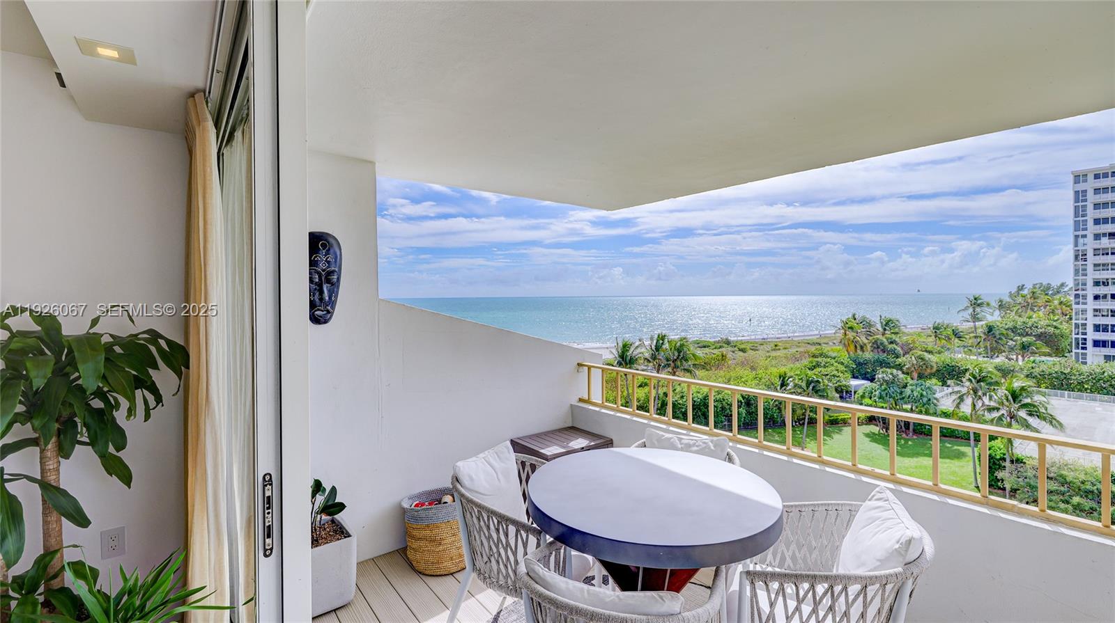 177 Ocean Lane Dr #707, Key Biscayne FL 33149