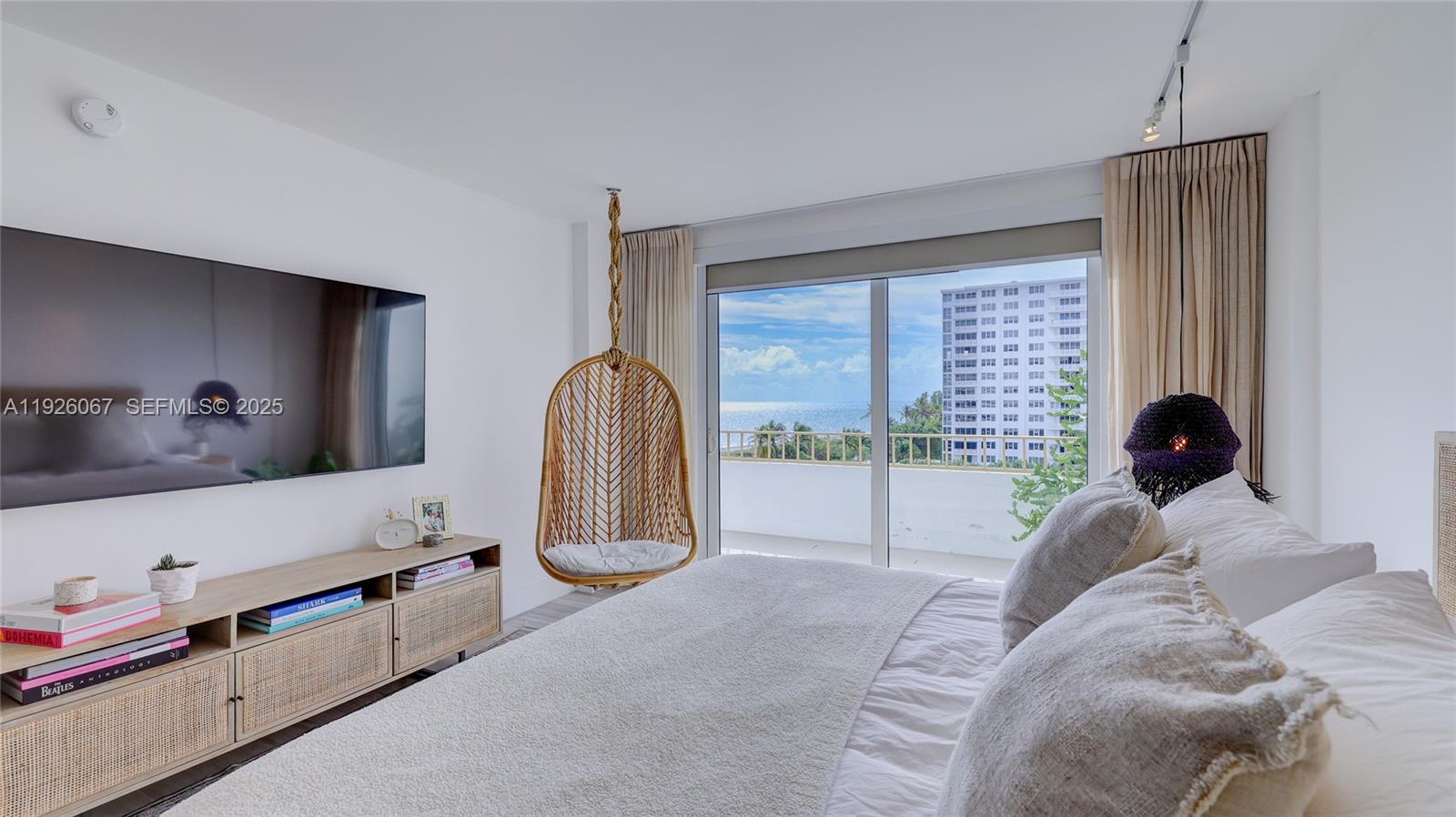 177 Ocean Lane Dr #707, Key Biscayne FL 33149