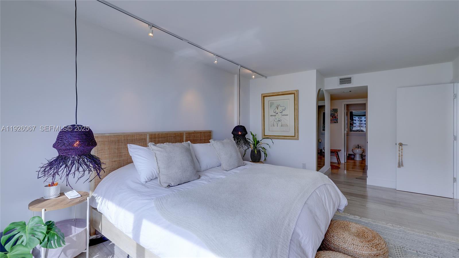 177 Ocean Lane Dr #707, Key Biscayne FL 33149
