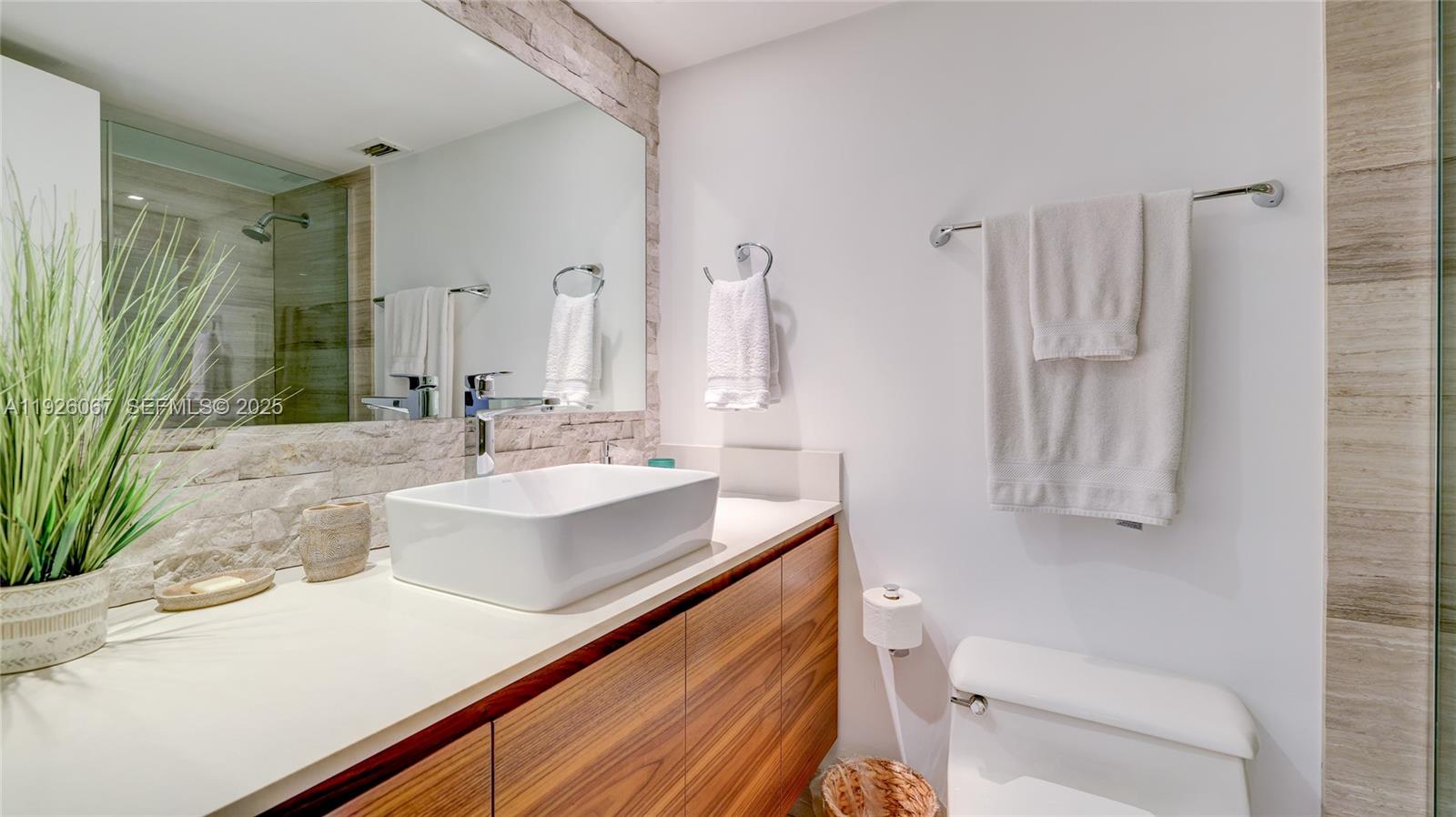 177 Ocean Lane Dr #707, Key Biscayne FL 33149