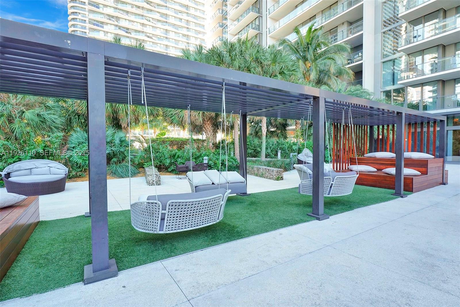 88 SW 7th St #2106, Miami FL 33130