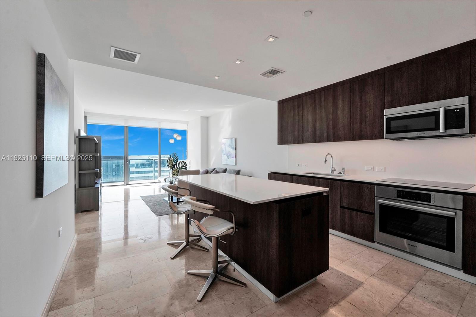 88 SW 7th St #2106, Miami FL 33130