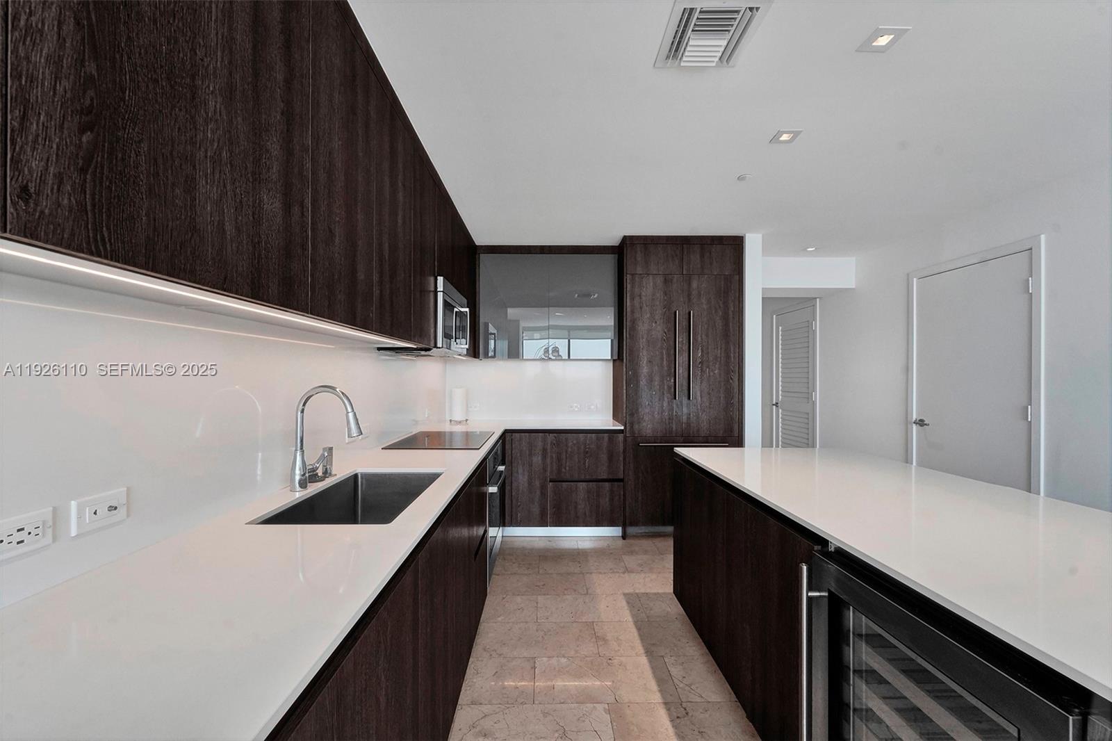 88 SW 7th St #2106, Miami FL 33130