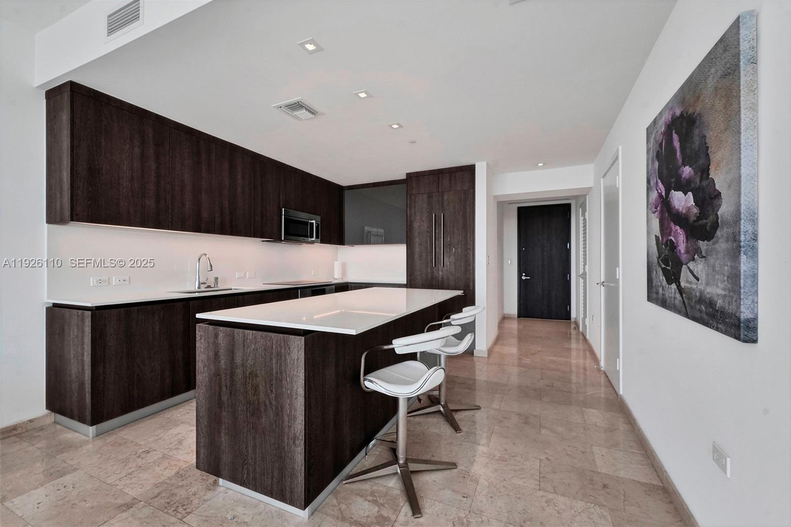 88 SW 7th St #2106, Miami FL 33130