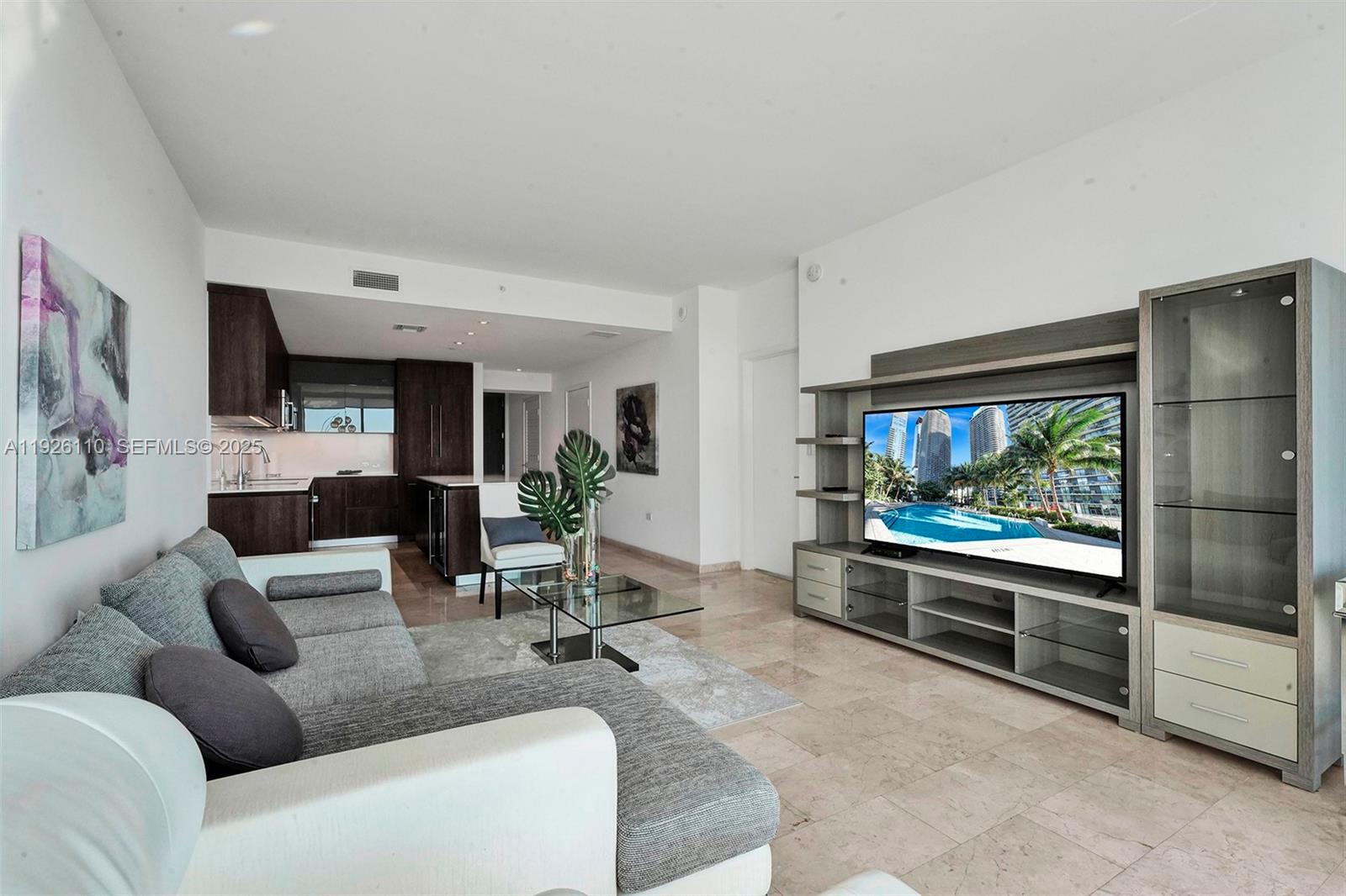 88 SW 7th St #2106, Miami FL 33130
