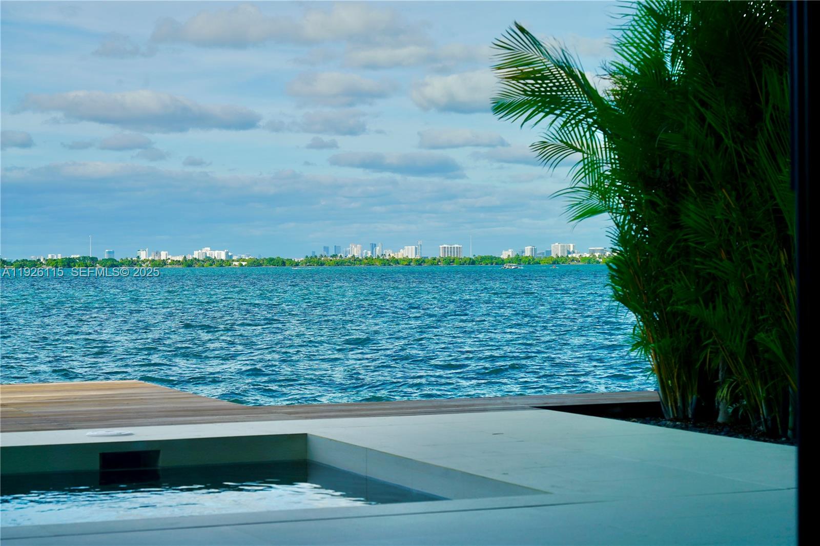 1041 N Venetian Dr, Miami FL 33139