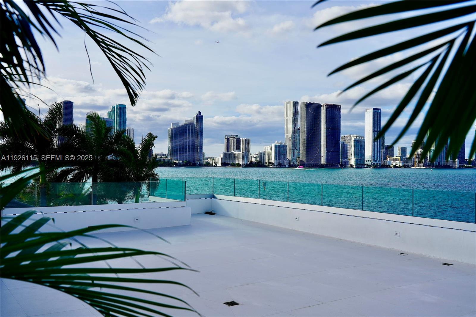 1041 N Venetian Dr, Miami FL 33139
