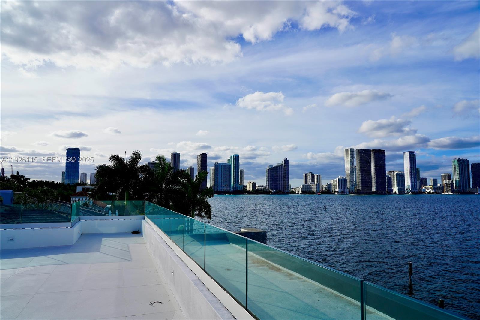 1041 N Venetian Dr, Miami FL 33139