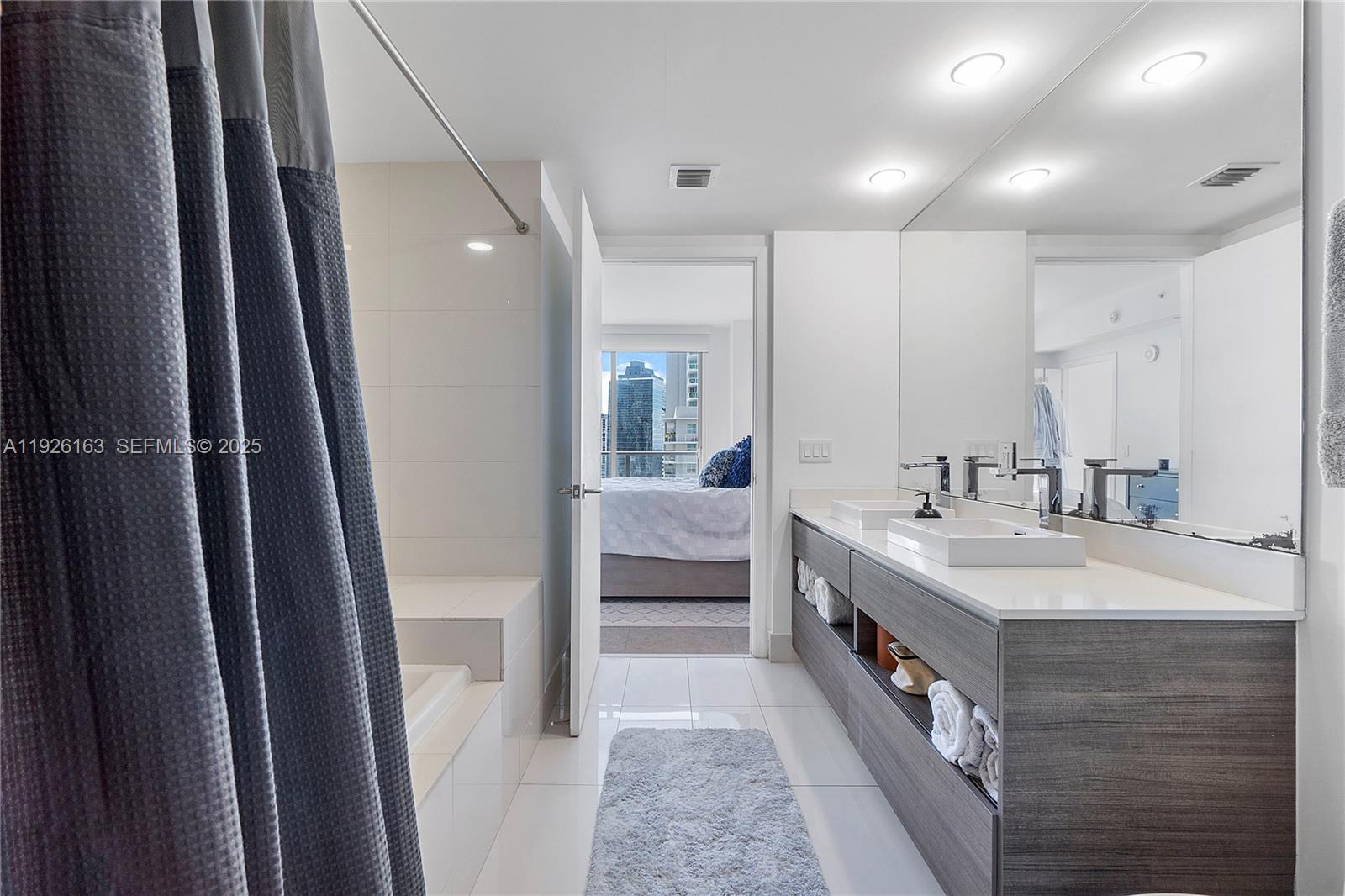 1100 S Miami Ave #2302, Miami FL 33130