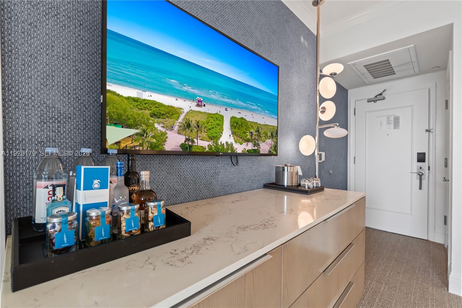 4401 Collins Ave #2517, Miami Beach FL 33140