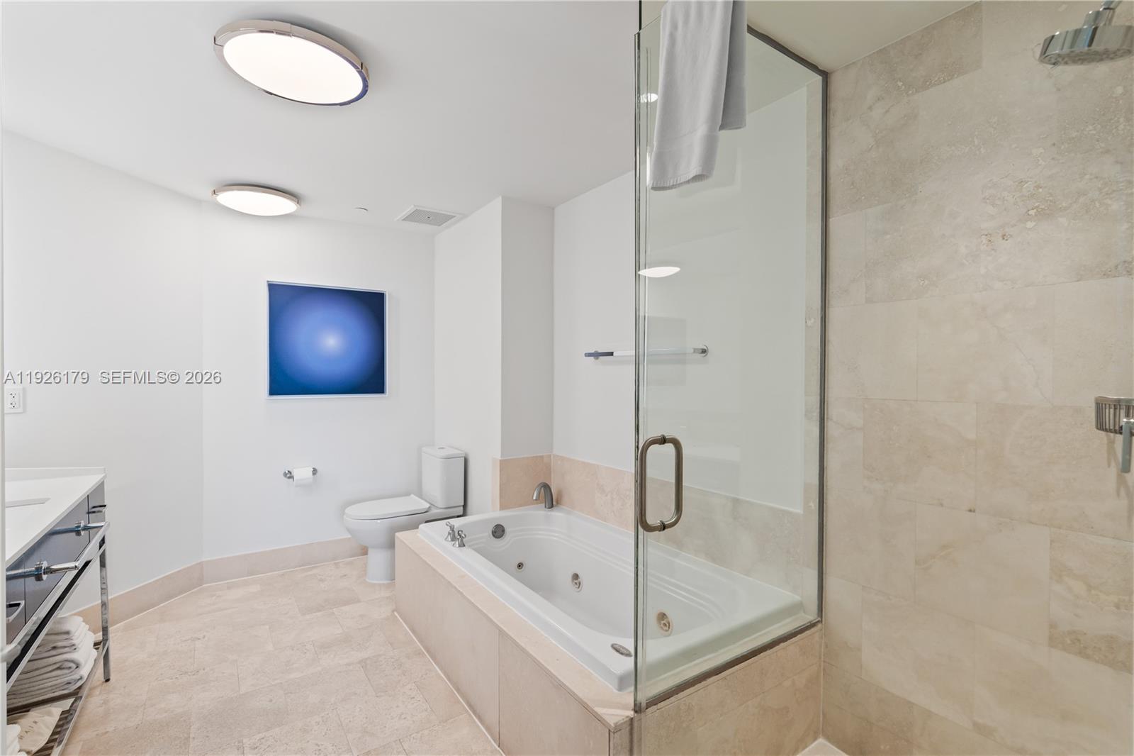 4401 Collins Ave #2517, Miami Beach FL 33140