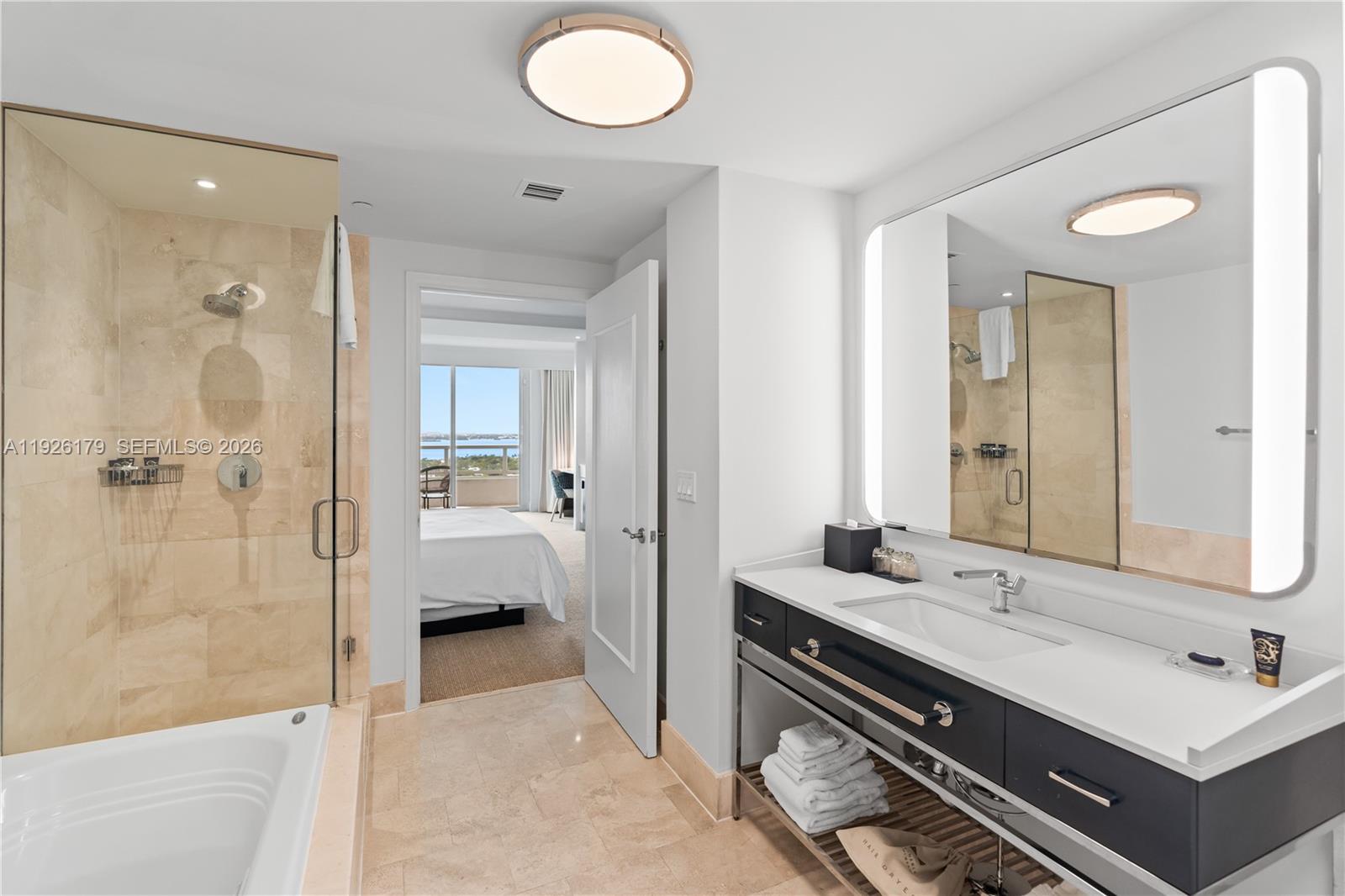 4401 Collins Ave #2517, Miami Beach FL 33140