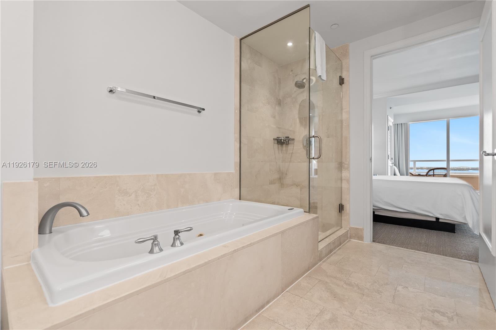 4401 Collins Ave #2517, Miami Beach FL 33140