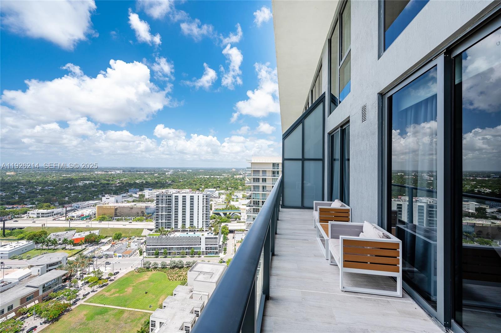 121 NE 34th St #PH3215, Miami FL 33137