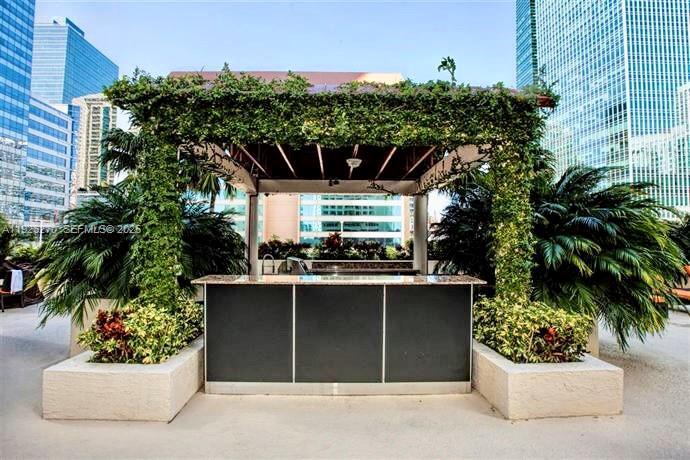 185 SE 14 TE #802, Miami FL 33131