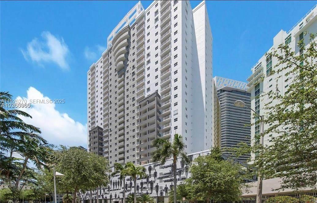 185 SE 14 TE #802, Miami FL 33131