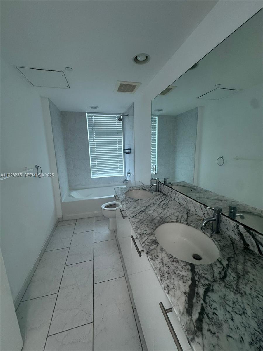 951 Brickell Ave #2301, Miami FL 33131