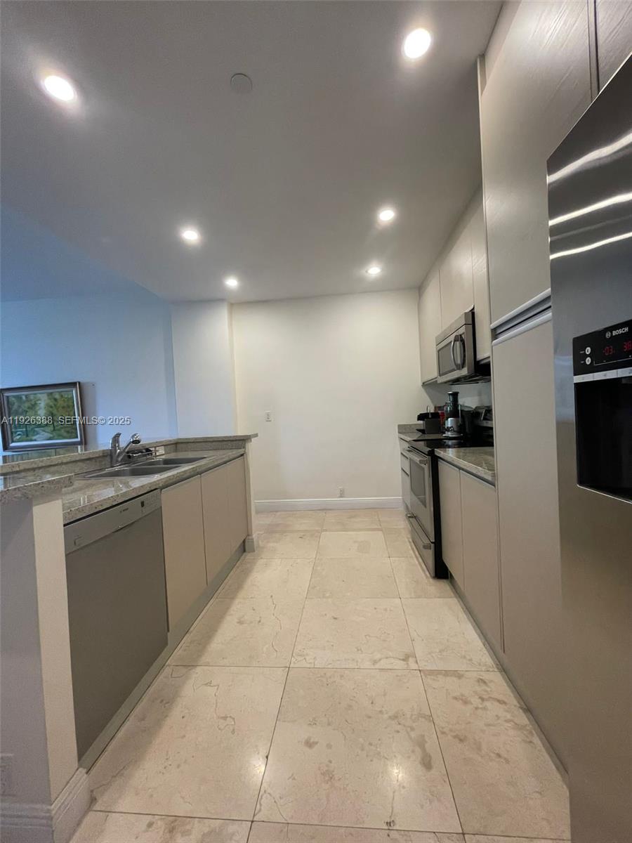 251 Crandon Blvd #233, Key Biscayne FL 33149