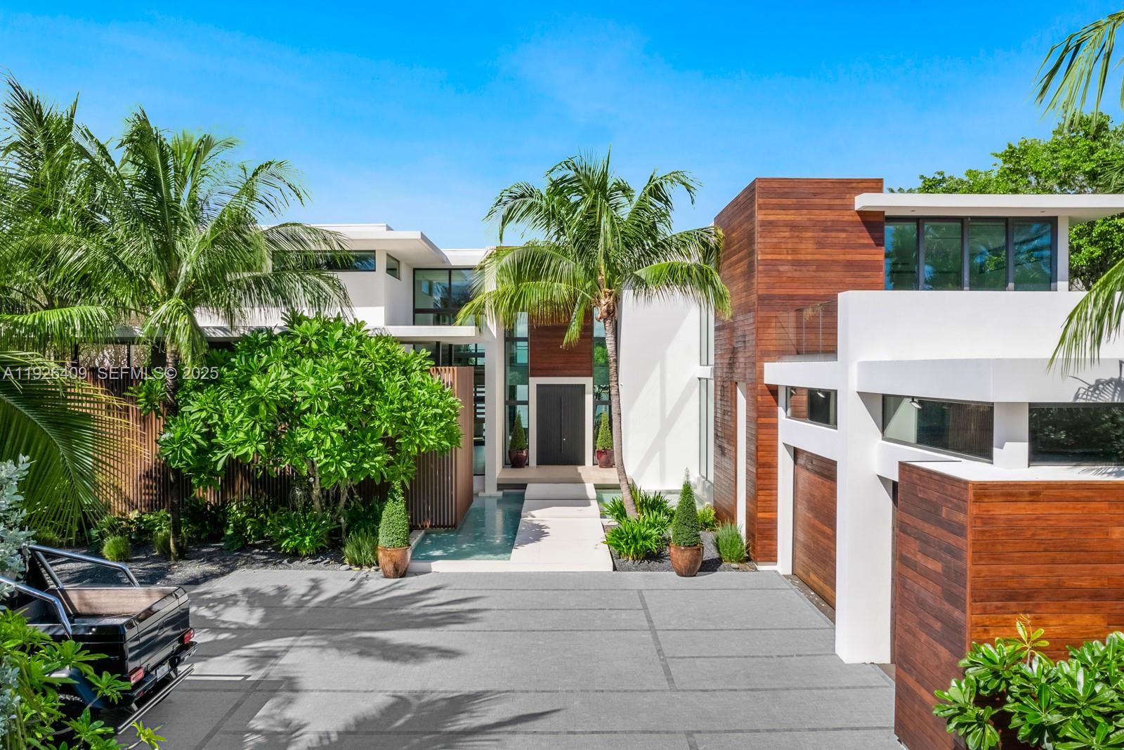 6480 Allison Rd, Miami Beach FL 33141