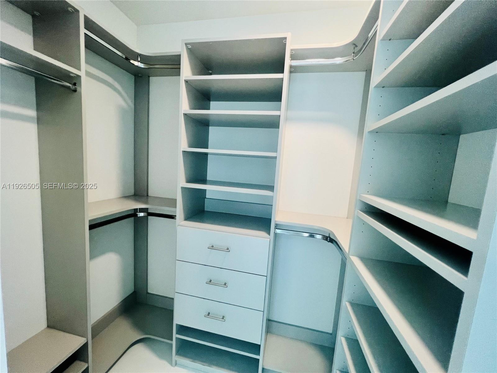 851 NE 1st Av #2808, Miami FL 33132