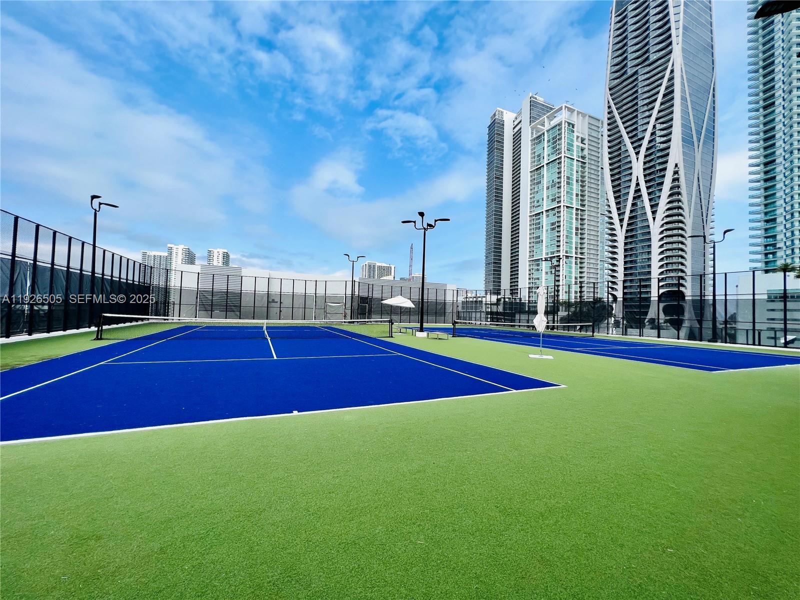 851 NE 1st Av #2808, Miami FL 33132