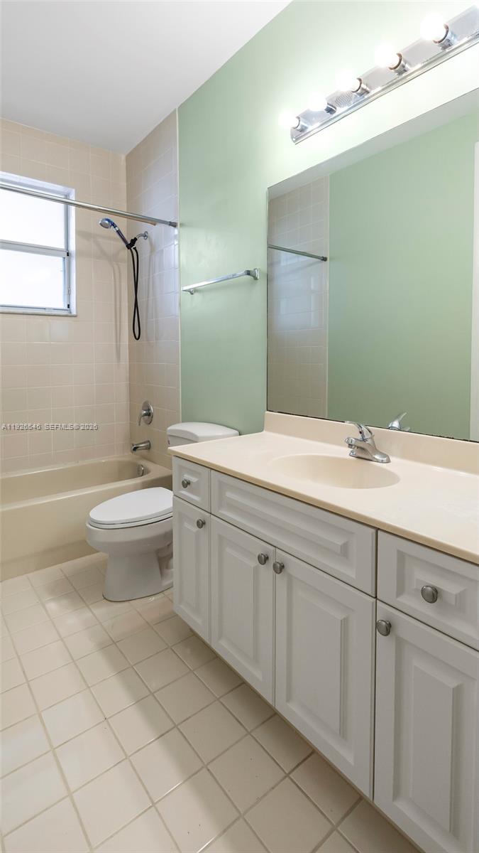 7116 W Pinecreek Way, Coconut Creek FL 33073