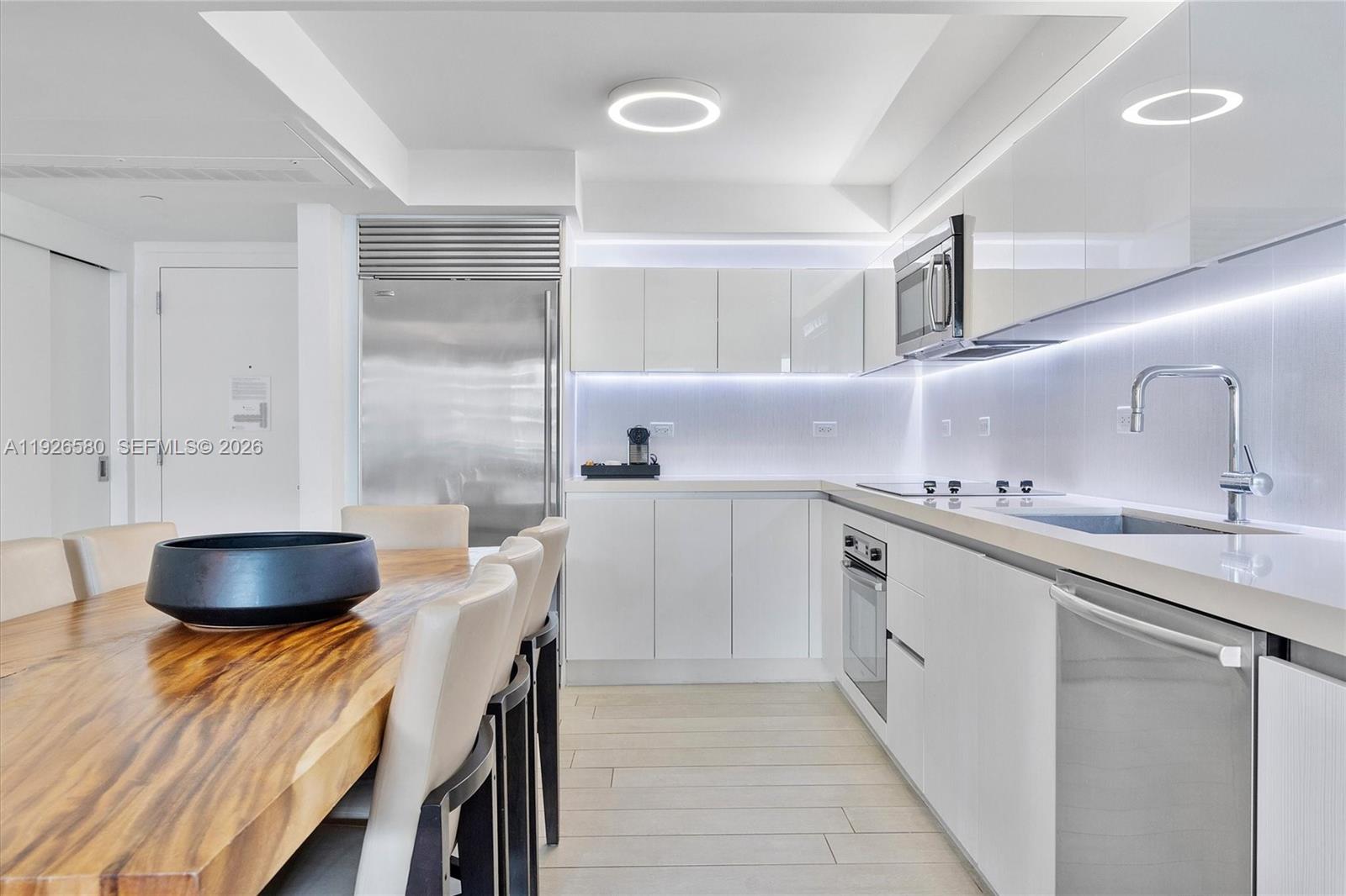 102 24th St #1413, Miami Beach FL 33139