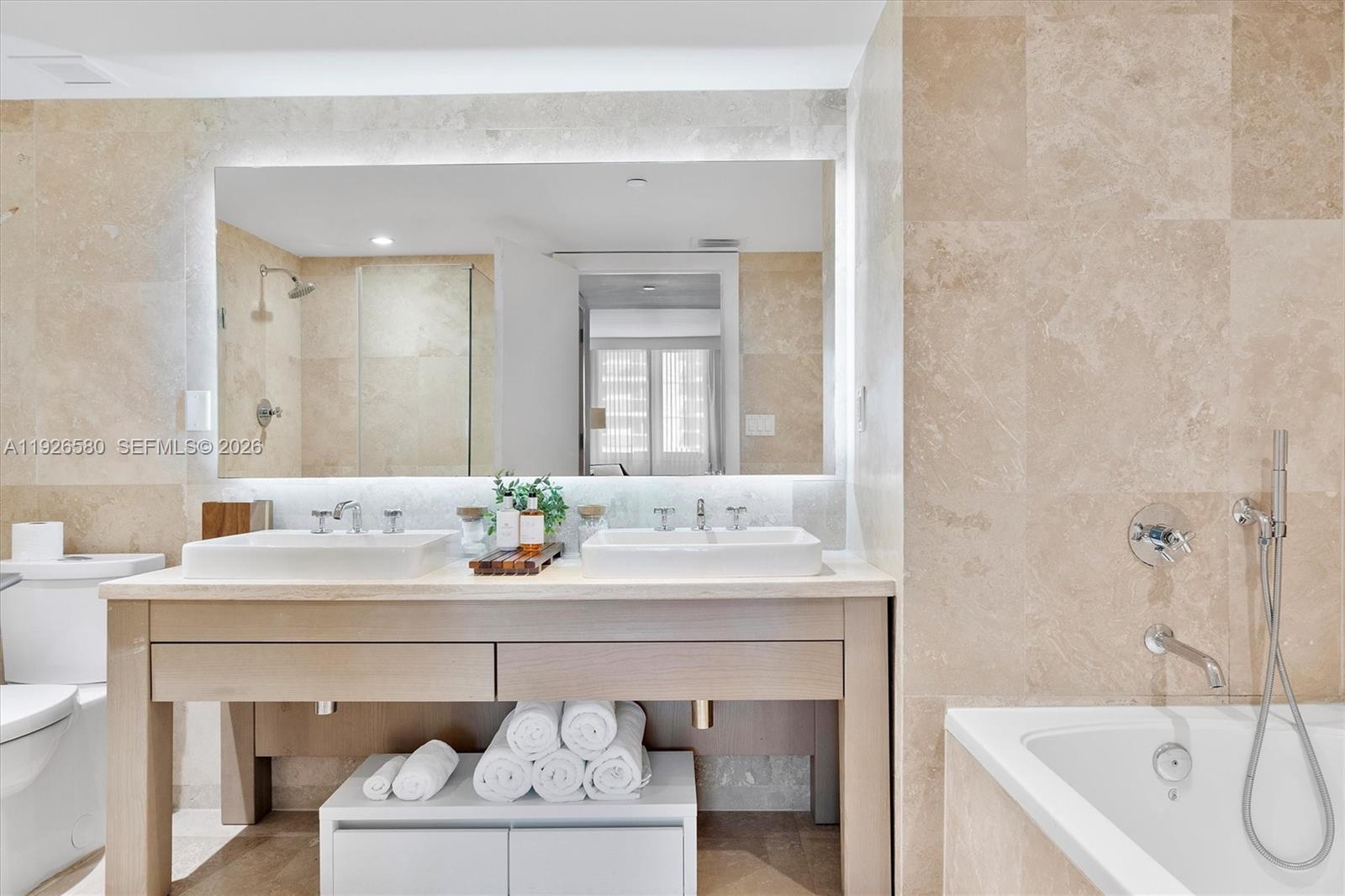 102 24th St #1413, Miami Beach FL 33139