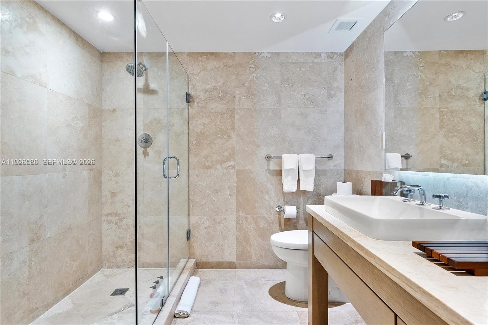 102 24th St #1413, Miami Beach FL 33139