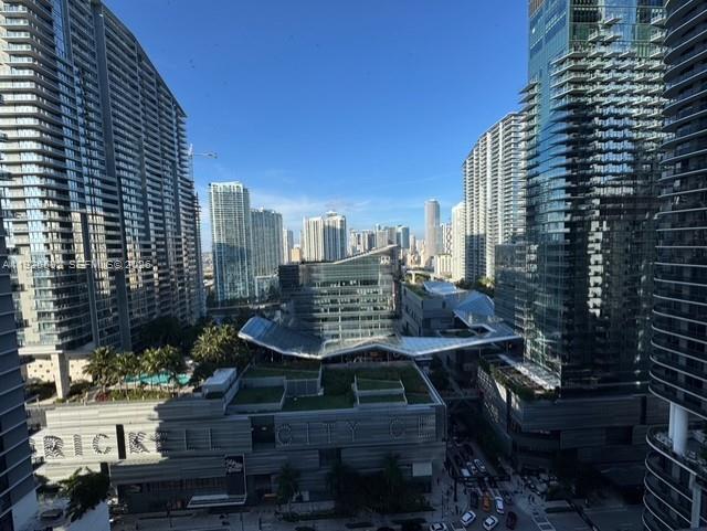 45 SW 9th St #2209, Miami FL 33130