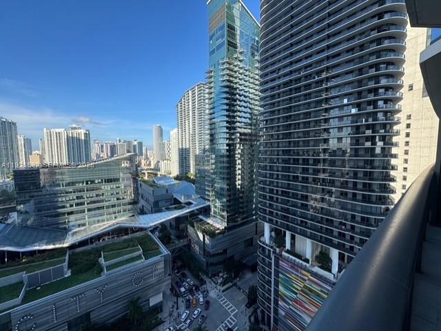 45 SW 9th St #2209, Miami FL 33130
