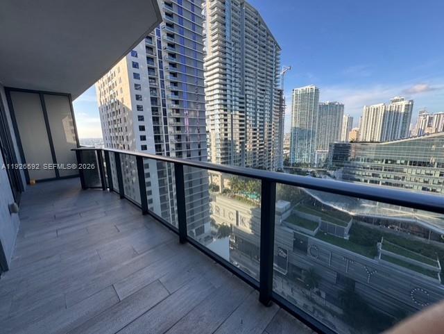 45 SW 9th St #2209, Miami FL 33130