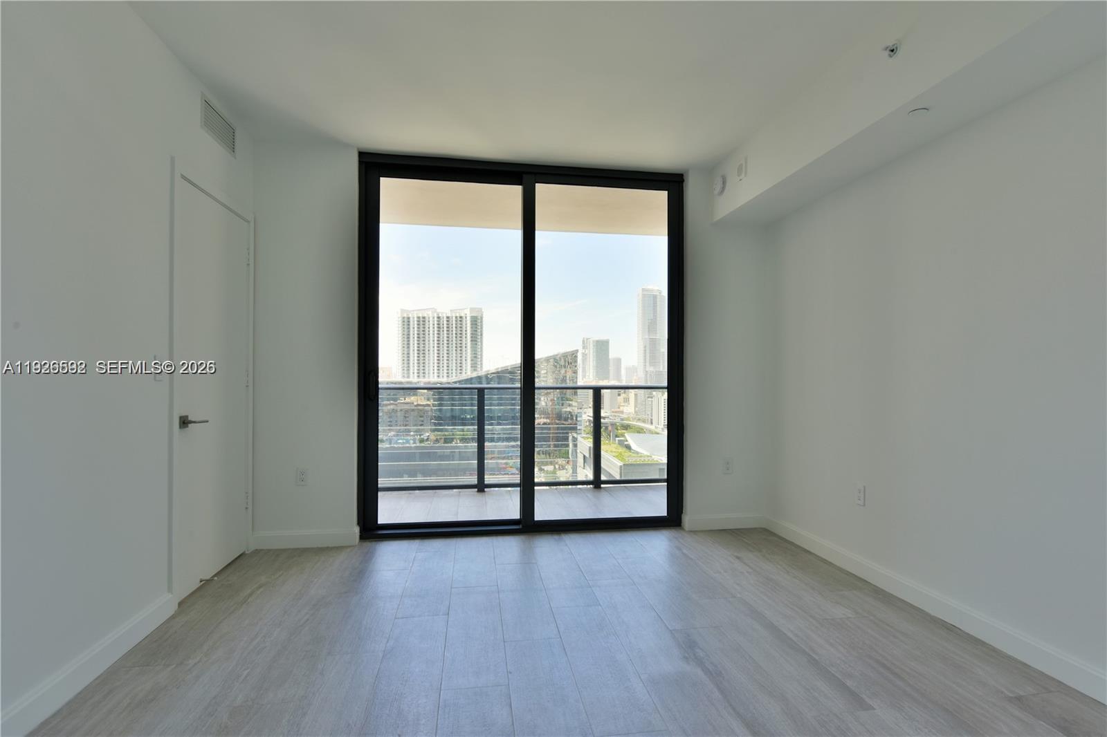 45 SW 9th St #2209, Miami FL 33130
