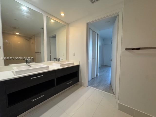 45 SW 9th St #2209, Miami FL 33130