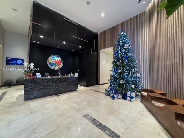 45 SW 9th St #2209, Miami FL 33130